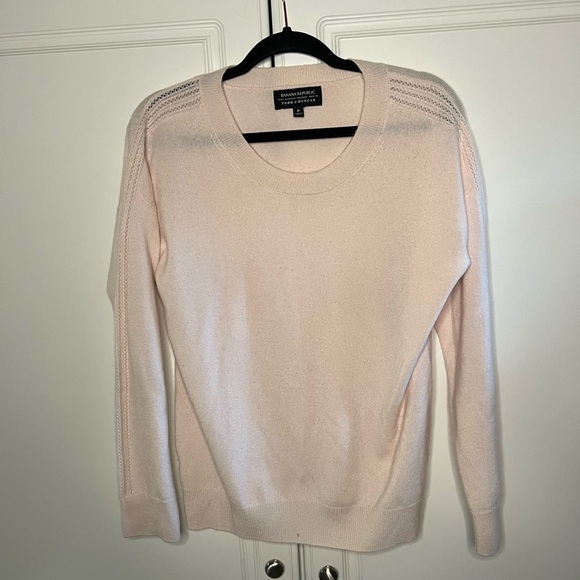 Banana Republic Cashmere Todd & Duncan Sweater - Picture 1 of 11
